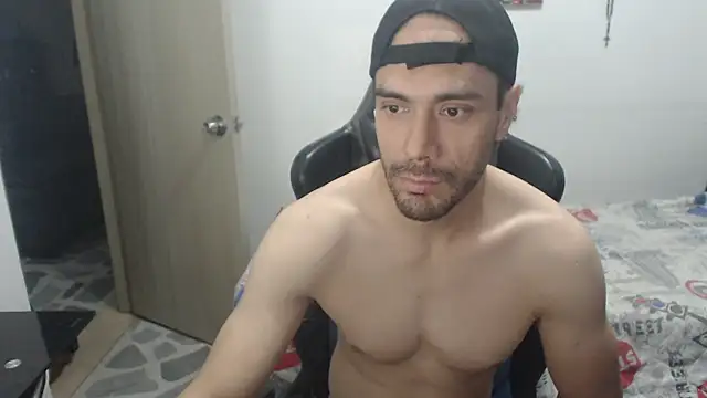 Snapshot of samuelgarcia_ chatting on June 25, 7:24 am samuelgarcia online show from June 25, 7:24 am