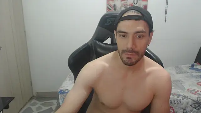 Snapshot of samuelgarcia_ chatting on July 13, 4:04 am samuelgarcia online show from July 13, 4:04 am