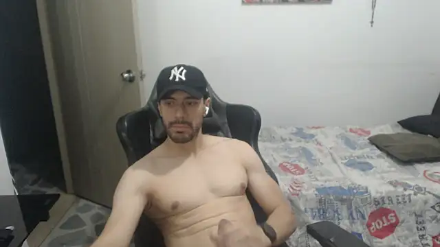 Snapshot of samuelgarcia_ chatting on July 17, 9:49 am samuelgarcia online show from July 17, 9:49 am