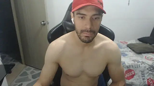 Snapshot of samuelgarcia_ chatting on July 18, 8:18 am samuelgarcia online show from July 18, 8:18 am