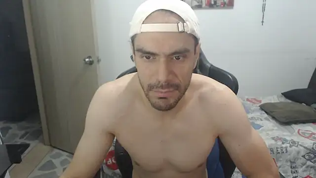 Snapshot of samuelgarcia_ chatting on July 22, 8:50 am samuelgarcia online show from July 22, 8:50 am