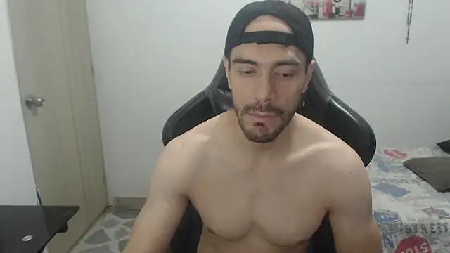 Snapshot of samuelgarcia_ chatting on July 27, 7:15 am samuelgarcia online show from July 27, 7:15 am