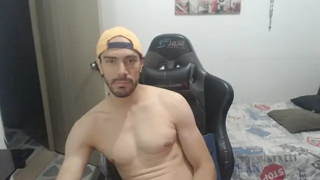 Snapshot of samuelgarcia_ chatting on July 29, 9:29 am samuelgarcia online show from July 29, 9:29 am