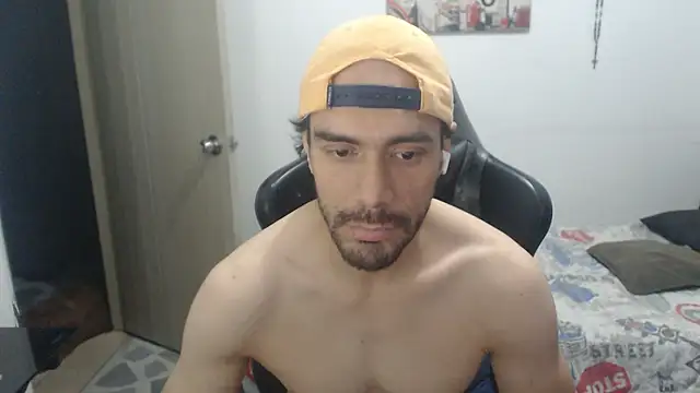 Snapshot of samuelgarcia_ chatting on July 30, 9:19 am samuelgarcia online show from July 30, 9:19 am