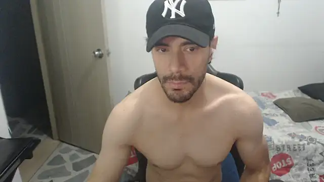 Snapshot of samuelgarcia_ chatting on July 31, 6:35 am samuelgarcia online show from July 31, 6:35 am