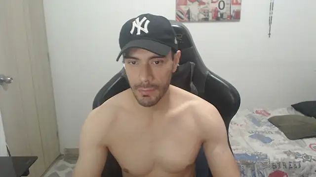 Snapshot of samuelgarcia_ chatting on August 3, 5:17 am samuelgarcia online show from August 3, 5:17 am