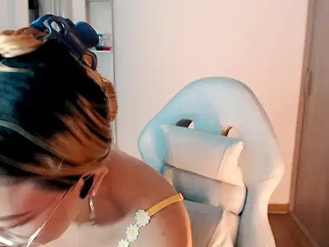 BOREAL MOON online show from November 18, 3:38 pm