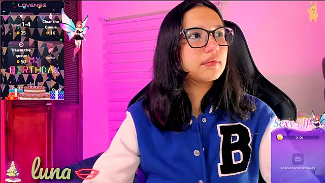 Snapshot of Luniverse chatting on January 4, 11:17 pm Luniverse online show from January 4, 11:17 pm