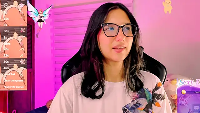 Snapshot of Luniverse chatting on March 6, 11:42 pm Luniverse online show from March 6, 11:42 pm