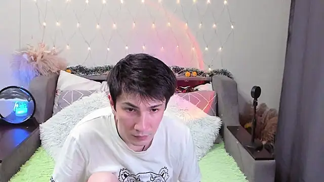 Yumi steve online show from November 4, 5:23 pm