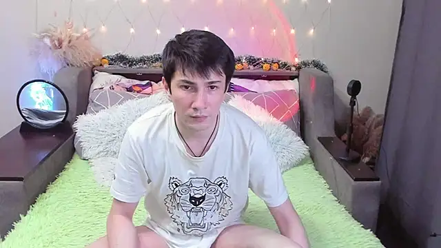 Yumi steve online show from November 5, 4:40 pm