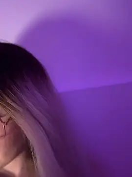 mollyxxx online show from February 5, 1:43 am