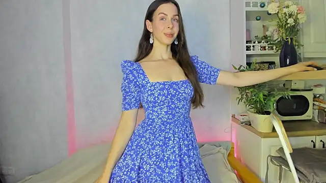 Teresa Hardly online show from November 16, 8:25 pm