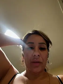 Aw ThROAt9 online show from May 25, 5:24 am