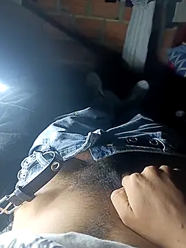 Snapshot of davinxho chatting on October 30, 6:59 am davinxho online show from October 30, 6:59 am