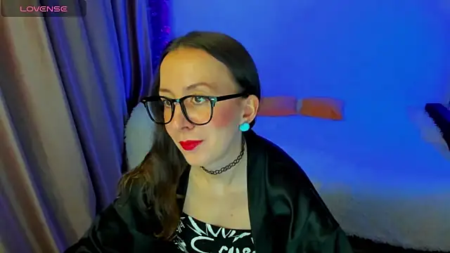 Snapshot of CurlySteph chatting on February 7, 9:18 pm CurlySteph online show from February 7, 9:18 pm