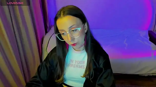 Snapshot of CurlySteph chatting on February 26, 3:55 pm CurlySteph online show from February 26, 3:55 pm