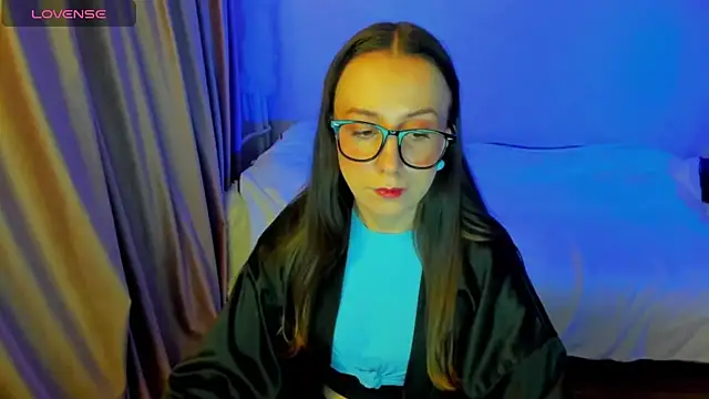 Snapshot of CurlySteph chatting on March 4, 7:53 pm CurlySteph online show from March 4, 7:53 pm