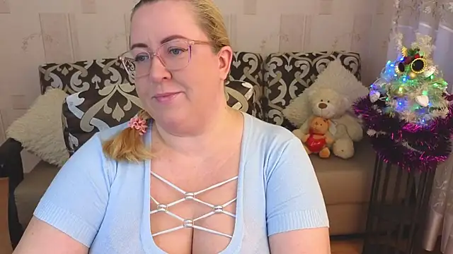 Snapshot of Ginesia chatting on December 13, 1:01 pm Ginesia online show from December 13, 1:01 pm