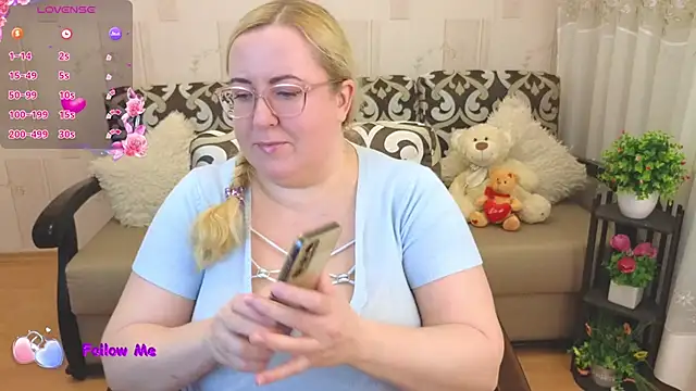 Snapshot of Ginesia chatting on February 16, 2:00 pm Ginesia online show from February 16, 2:00 pm