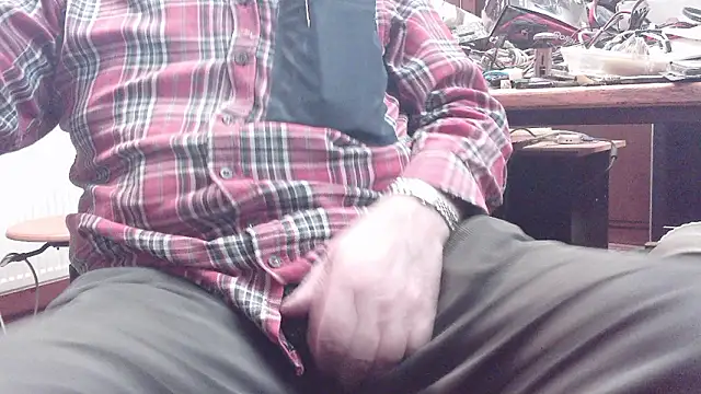 Snapshot of HaraldGermany chatting on February 13, 10:39 pm HaraldGermany online show from February 13, 10:39 pm