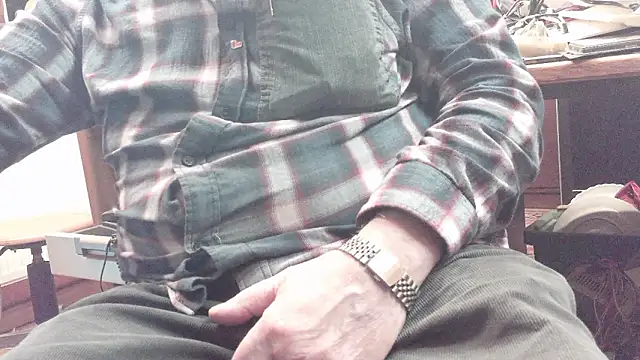 Snapshot of HaraldGermany chatting on February 25, 6:28 pm HaraldGermany online show from February 25, 6:28 pm