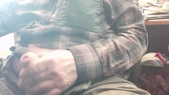 Snapshot of HaraldGermany chatting on March 1, 3:58 pm HaraldGermany online show from March 1, 3:58 pm