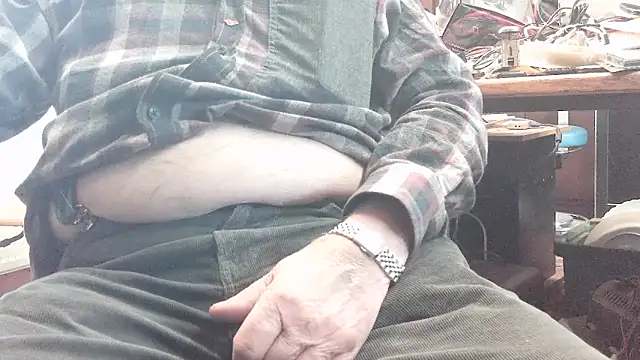 Snapshot of HaraldGermany chatting on March 29, 2:06 pm HaraldGermany online show from March 29, 2:06 pm