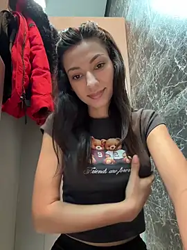 Snapshot of _MiaQueen_ chatting on January 16, 11:09 pm MiaQueen online show from January 16, 11:09 pm