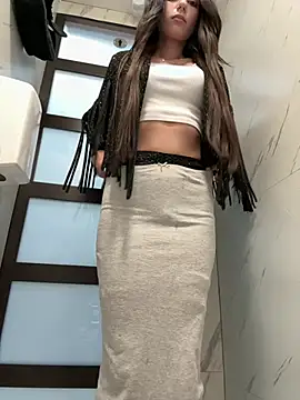 Snapshot of _MiaQueen_ chatting on February 16, 10:39 pm MiaQueen online show from February 16, 10:39 pm