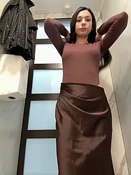 Snapshot of _MiaQueen_ chatting on February 25, 11:14 pm MiaQueen online show from February 25, 11:14 pm