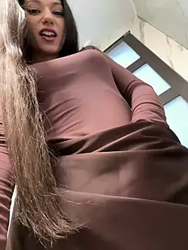 Snapshot of _MiaQueen_ chatting on March 1, 11:07 pm MiaQueen online show from March 1, 11:07 pm