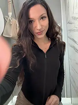  MiaQueen  online show from March 29, 10:10 pm