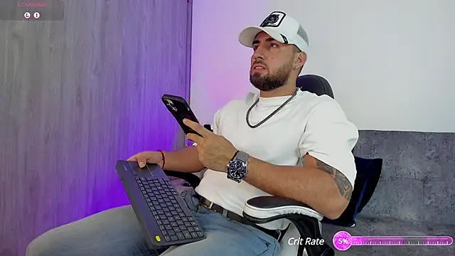 Snapshot of mr_david_cox chatting on February 8, 12:06 am mr david cox online show from February 8, 12:06 am