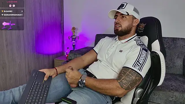 Snapshot of mr_david_cox chatting on February 9, 3:32 am mr david cox online show from February 9, 3:32 am