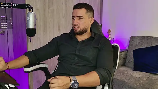 Snapshot of mr_david_cox chatting on February 16, 3:47 am mr david cox online show from February 16, 3:47 am