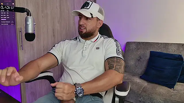 Snapshot of mr_david_cox chatting on February 20, 11:31 am mr david cox online show from February 20, 11:31 am