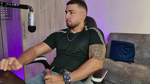 Snapshot of mr_david_cox chatting on February 23, 12:41 am mr david cox online show from February 23, 12:41 am