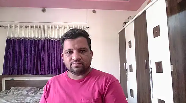 Snapshot of dhruv_love chatting on February 22, 8:18 am dhruv love online show from February 22, 8:18 am