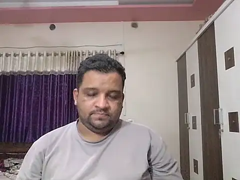 Snapshot of dhruv_love chatting on June 5, 12:44 pm dhruv love online show from June 5, 12:44 pm