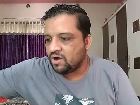 Snapshot of dhruv_love chatting on July 18, 11:25 am dhruv love online show from July 18, 11:25 am