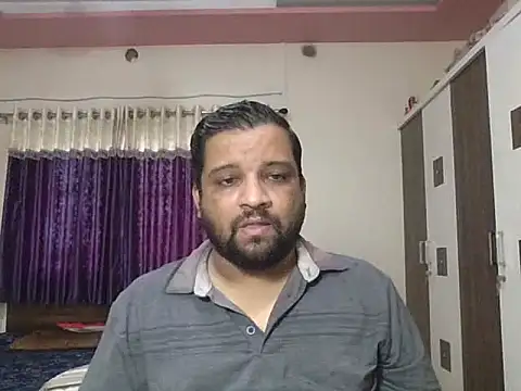 Snapshot of dhruv_love chatting on July 28, 11:17 am dhruv love online show from July 28, 11:17 am