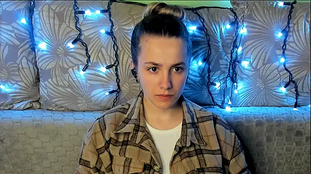 MaggieCake online show from April 13, 12:16 am