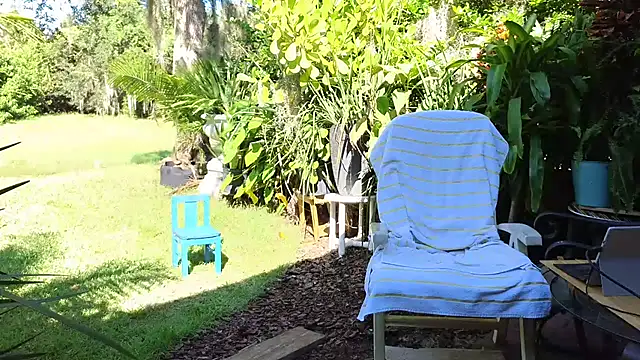 Snapshot of eliberator1777 chatting on October 13, 7:25 pm eliberator1777 online show from October 13, 7:25 pm