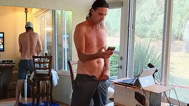 Snapshot of eliberator1777 chatting on January 8, 5:26 pm eliberator1777 online show from January 8, 5:26 pm