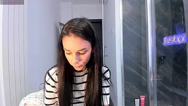 Snapshot of realhotfallingdevil chatting on September 22, 3:52 am realhotfallingdevil online show from September 22, 3:52 am