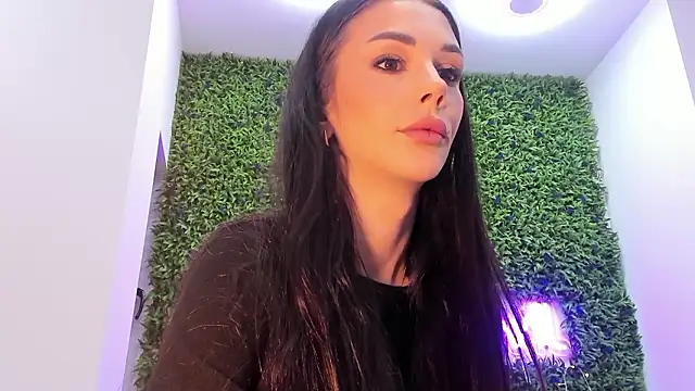 Snapshot of realhotfallingdevil chatting on January 17, 5:34 am realhotfallingdevil online show from January 17, 5:34 am