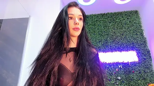 Snapshot of realhotfallingdevil chatting on February 6, 6:18 am realhotfallingdevil online show from February 6, 6:18 am