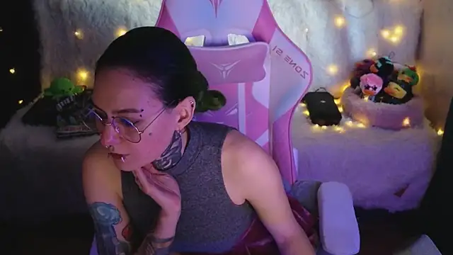 Ginger Stay online show from April 6, 8:48 am