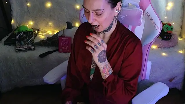 Ginger Stay online show from April 14, 8:31 am